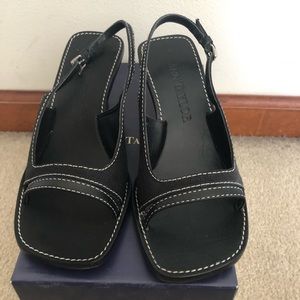 Black Linen Short Heels